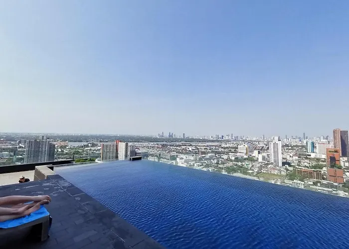 素坤逸沿线天铁伊卡麦站 *